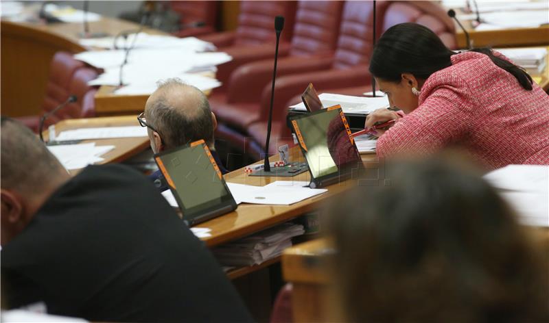 Members of Parliament gets new tablets