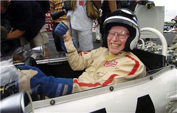 Umro John Surtees