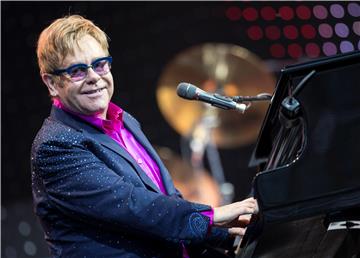 (FILE) FILE GERMANY BIRTHDAY ELTON JOHN