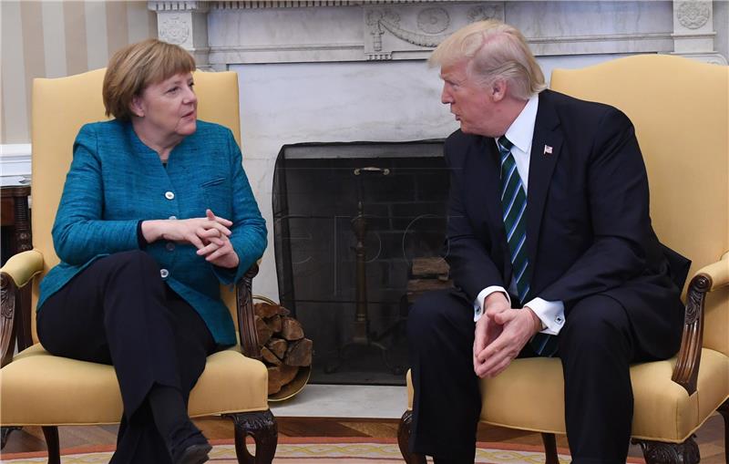 Trump nije odbio stisnuti ruku Angeli Merkel - glasnogovornik