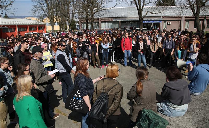 Studentski sabor Hrvatskih studija pokrenuo blokadu nastave 