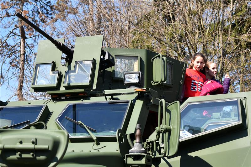 Dani otvorenih vrata u vojarni 5. Gardijske brigade