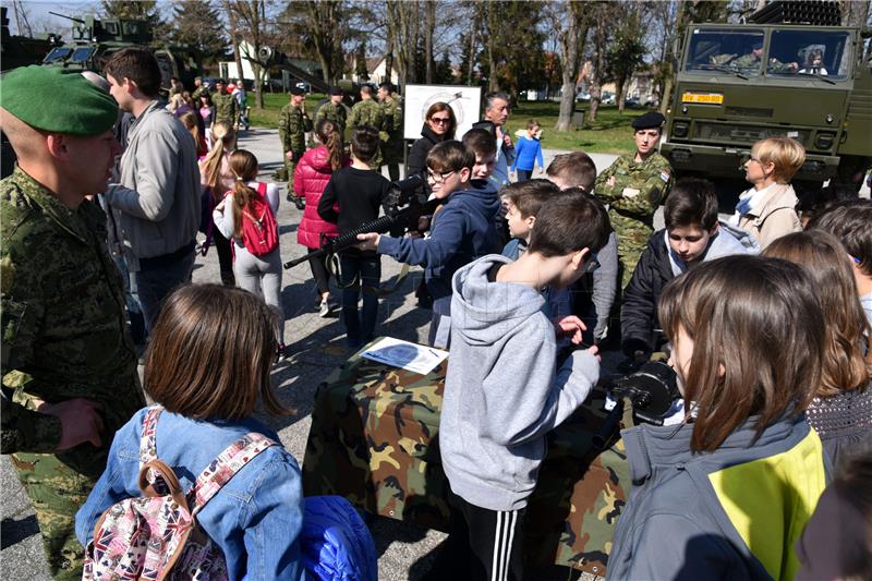 Dani otvorenih vrata u vojarni 5. Gardijske brigade