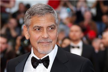 Pažljivi Clooney obožavateljici odnio cvijeće u dom umirovljenika 