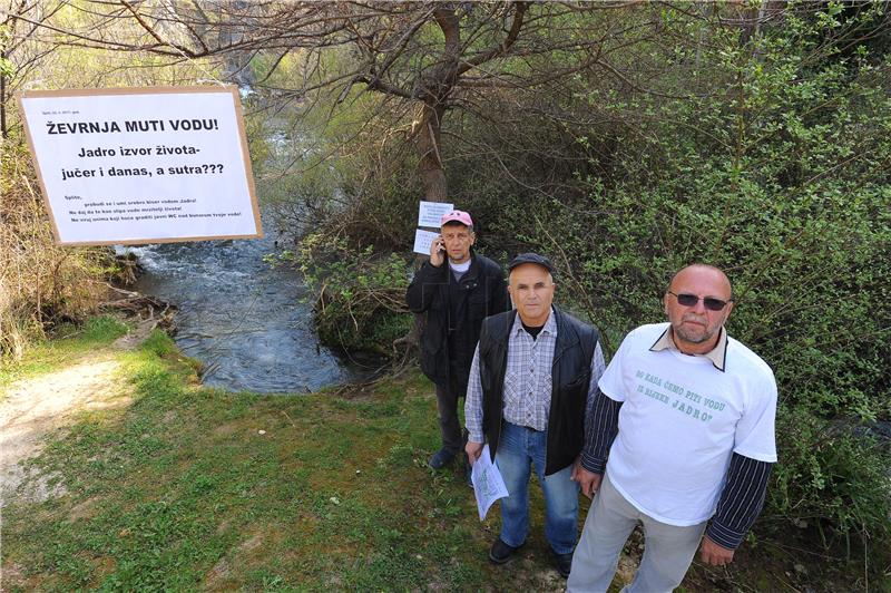 Tiskovna konferencija građanskih udruga "Zvona Kaštela"