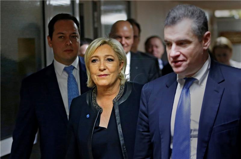 Putin se u Kremlju sastao s Marine Le Pen 