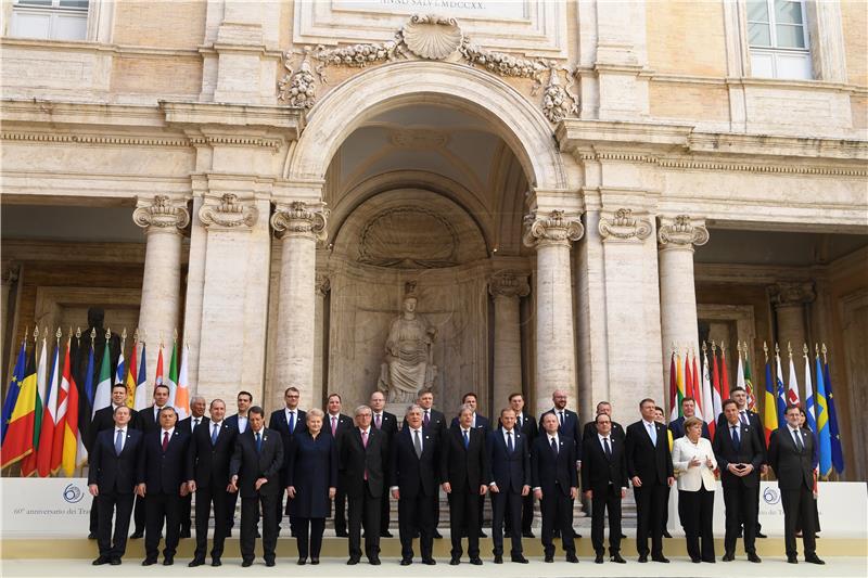 Leaders of 27 EU countries sign Rome declaration pledging unity