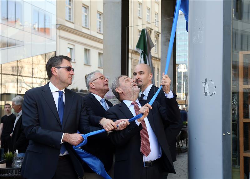 Svečana ceremonija postavljanja ploče s nazivom Europski trg