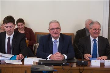 Mimica: Očekuje nas provedba predugo odgađanih strukturnih reformi 