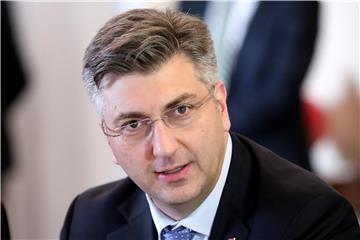 Plenković kaže kako će analiza modela za kupnju dionica Ine potrajat još nekoliko tjedana