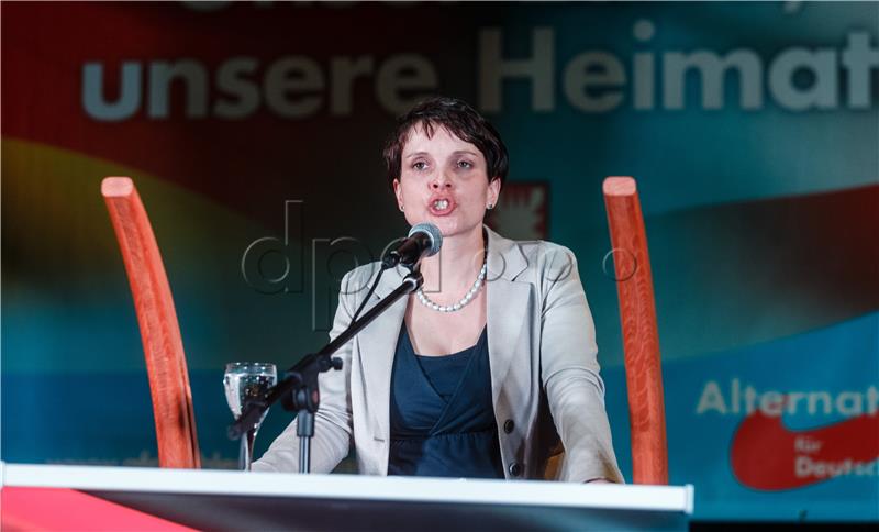 Glasnogovornik Frauke Petry odbacio tvrdnje da se ona povlači iz politike