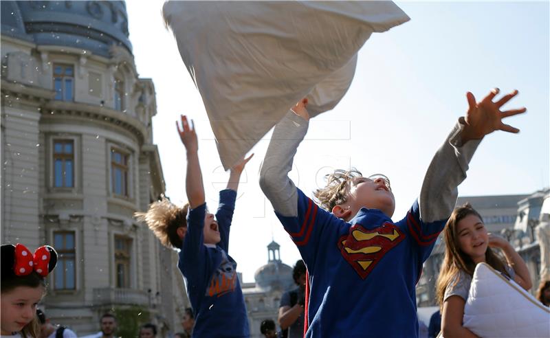 ROMANIA PILLOW FIGHT