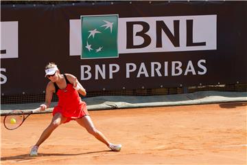 WTA: Lučić Baroni 21.