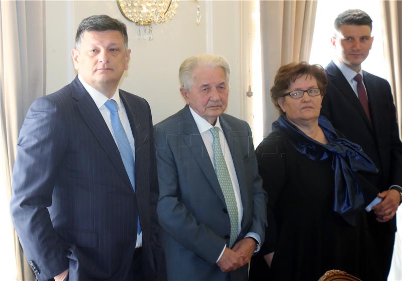 PM: Deal made to first pay Agrokor suppliers whose accounts are frozen