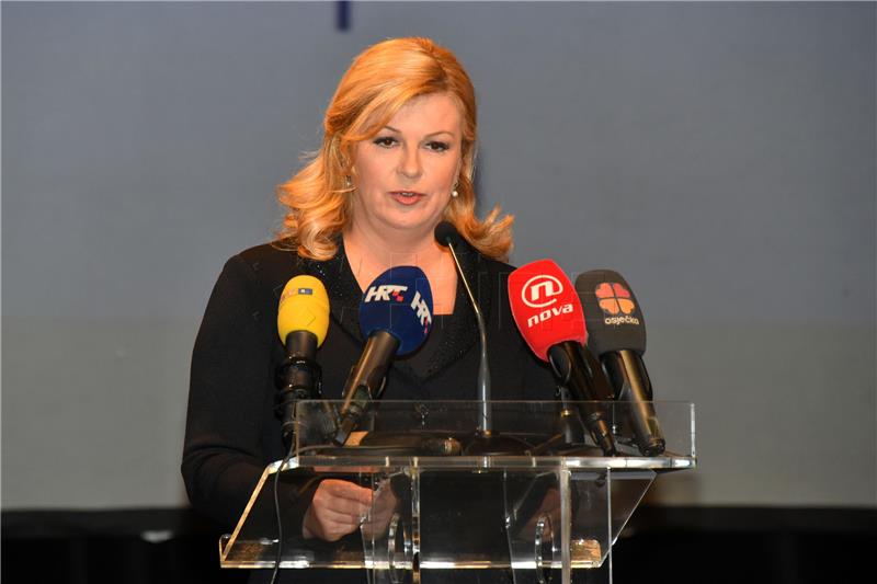 Predsjednica Grabar-Kitarović: Odgovornost za sudbinu Agrokora snosi bivša uprava