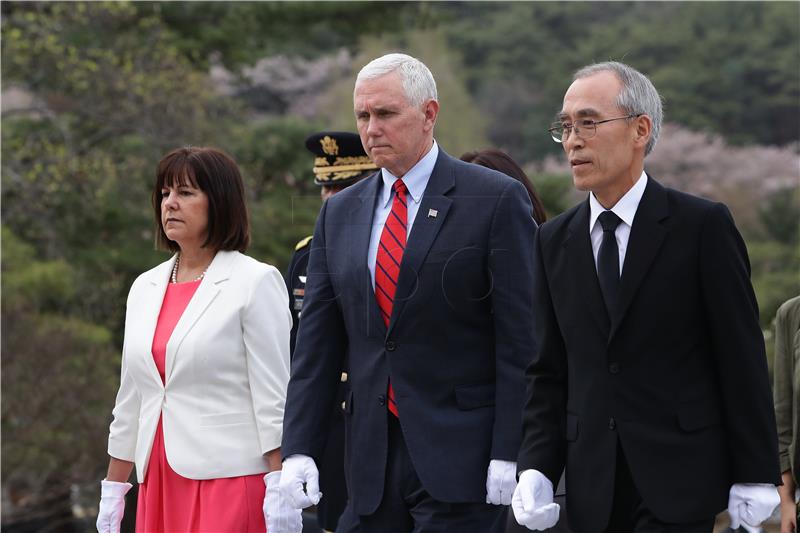 Pence stigao u Južnu Koreju nakon neuspješnog sjevernokorejskog ispaljivanja projektila 