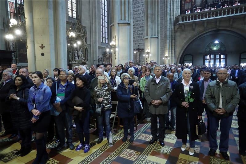 Uskrsno euharistijsko slavlje u zagrebačkoj katedrali