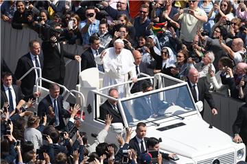 VATICAN RELIGION EASTER MASS