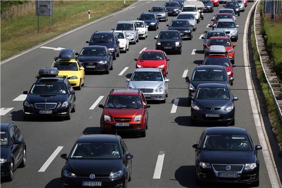 Na graničnim prijelazima Rupi i Pasjaku na izlaz se čeka jedan sat