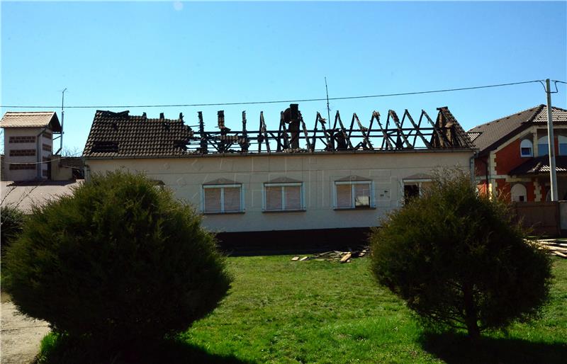 Kuhajući uskrsnu šunku izazvao požar; izgorjeli dio kuće i dvorište