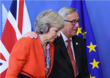 Juncker kaže da pregovori o Brexitu mogu početi nakon izbora u Britaniji