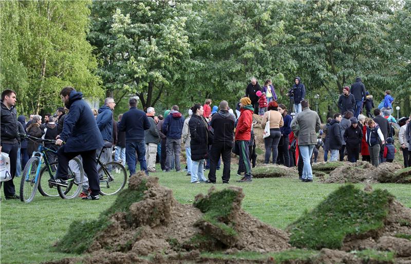 Prosvjedno okupljanje u Parku Tranjanska Savica "Obranili smo jednom, obranit ćemo opet!"