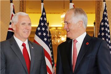 Pence: SAD će poštovati sporazum o izbjeglicama s Australijom