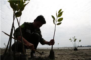 INDONESIA ACEH EARTH DAY