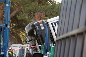 Dubrovnik: Prevrnuo se kamion