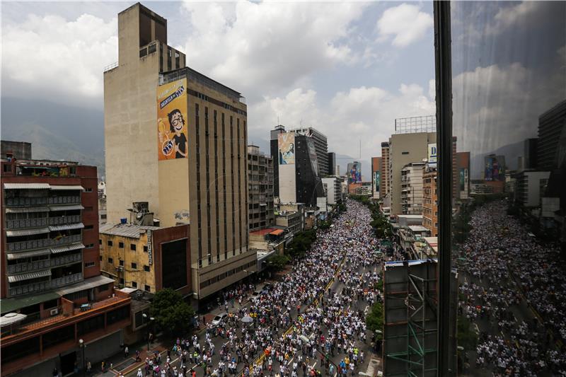 Venezuela: Oporba i dalje pritišće Madura