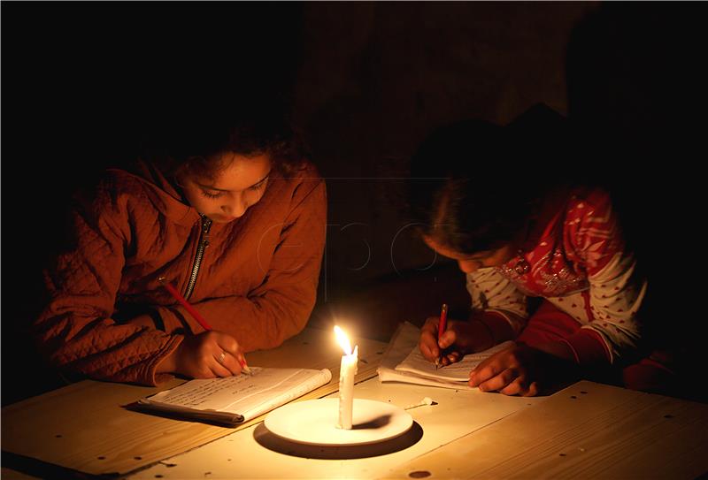 MIDEAST ISRAEL PALESTINIANS REFUGEES POWER OUTAGE