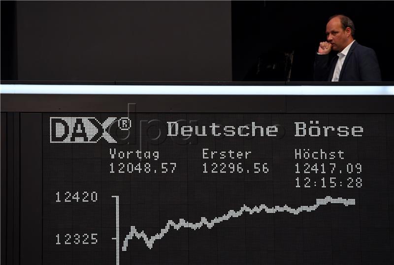 DAX reaches record high