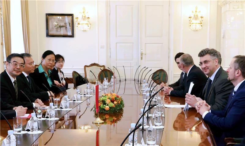 Croatian PM Plenkovic meets head of the Supreme People's Court of China