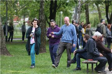 Članovi inicijative "Čuvamo naš park" ne dopuštaju djelatnicima Zrinjevca ulazak u park