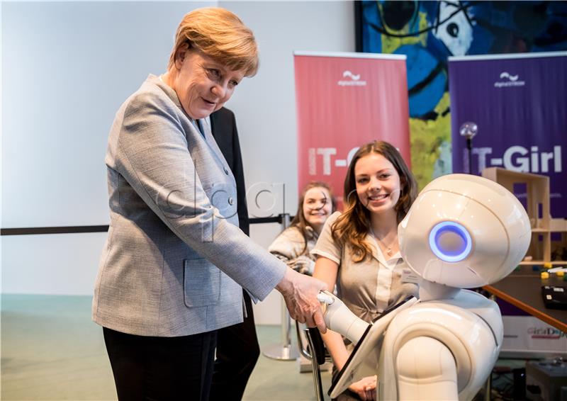 Chancellor Merkel at the Girls Day