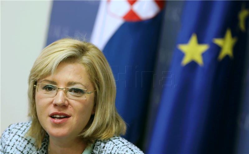 Corina Cretu i ministrica regionalnog razvoja i EU fondova Gabrijela Žalac sudjelovale na svečanosti potpisivanja ugovora o dodjeli bespovratnih sredstava iz Europskih fondova