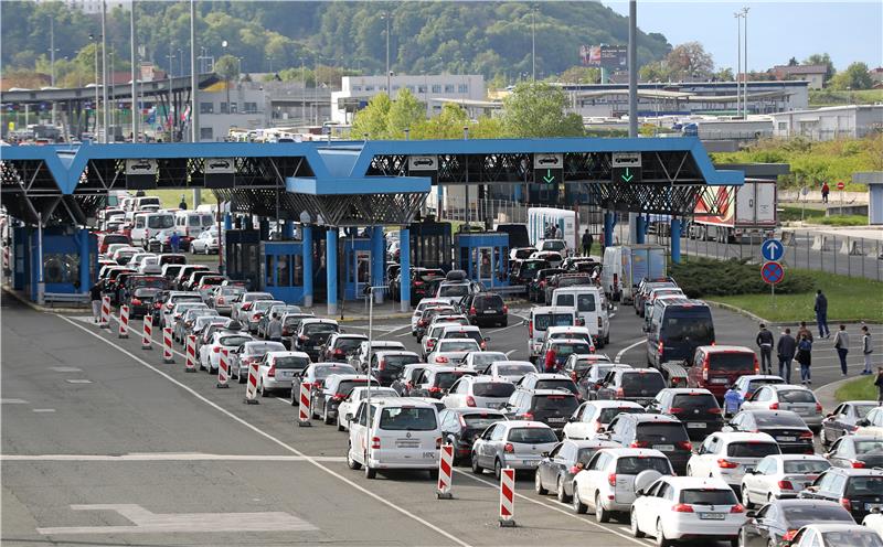 VIDEO: Ciljane kontrole jedino su rješenje za gužve na hrvatsko-slovenskoj granici, upozorava Jakovčić 