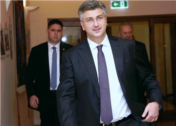 Plenković dobio jedinstvenu potporu Predsjedništva HDZ-a, spreman i na nove izbore (šira)  