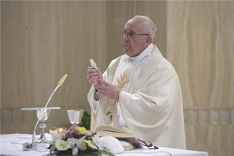 Papa stigao u Kairo u misiju mira i ohrabrivanja dijaloga