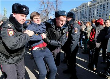 Stotine na prosvjedu u Moskvi protiv Putina unatoč zabrani