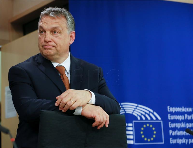 Orban obećao da će poštovati europske propise