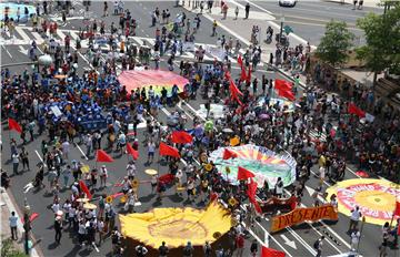 USA WASHINGTON CLIMATE MARCH