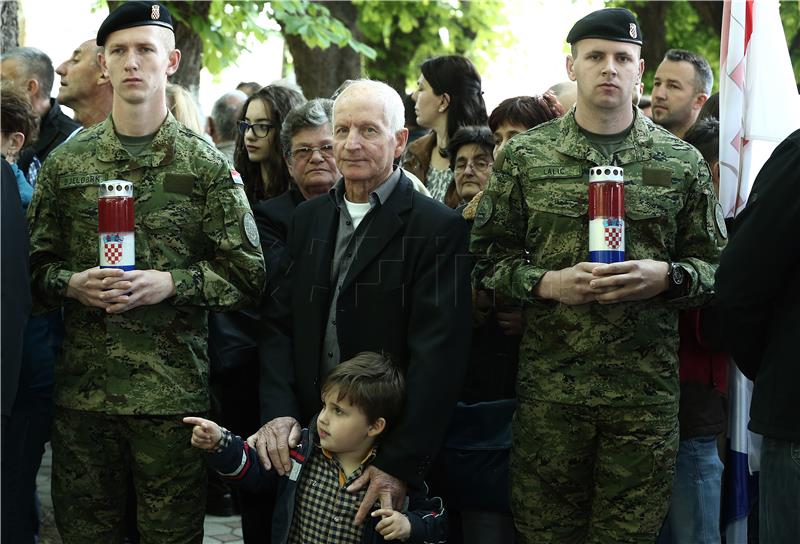 Okučani: Komemoracija za poginule hrvatske branitelje 