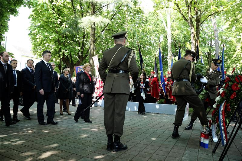 Okučani: Komemoracija za poginule hrvatske branitelje 