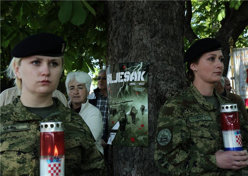 Okučani: Komemoracija za poginule hrvatske branitelje 