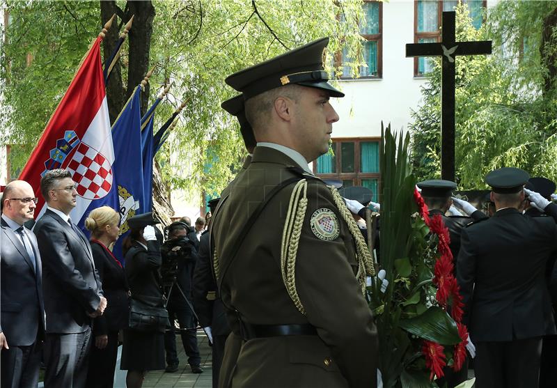 Okučani: Komemoracija za poginule hrvatske branitelje 