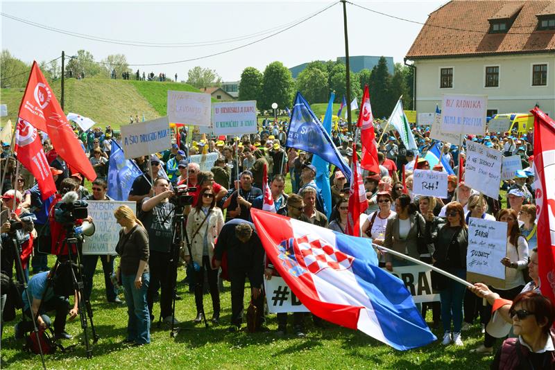 Slavonski Brod: Prosvjedno obilježavanje Međunarodnog praznika rada