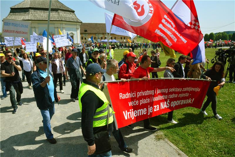 Slavonski Brod: Prosvjedno obilježavanje Međunarodnog praznika rada