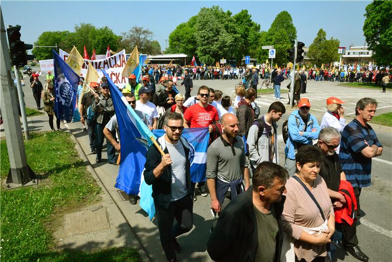 Slavonski Brod: Prosvjedno obilježavanje Međunarodnog praznika rada