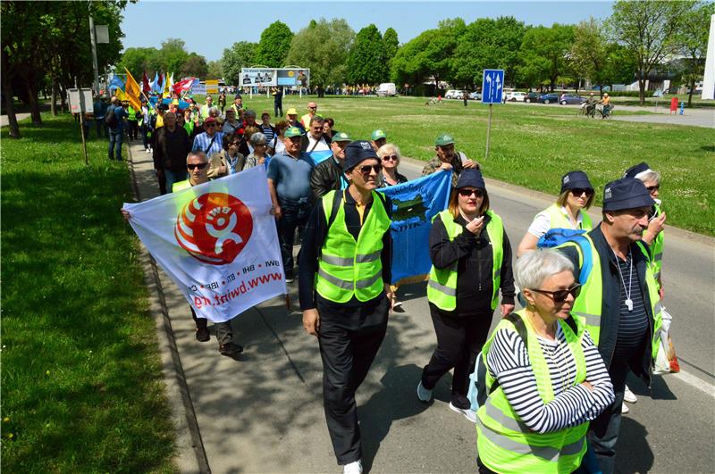 Slavonski Brod: Prosvjedno obilježavanje Međunarodnog praznika rada